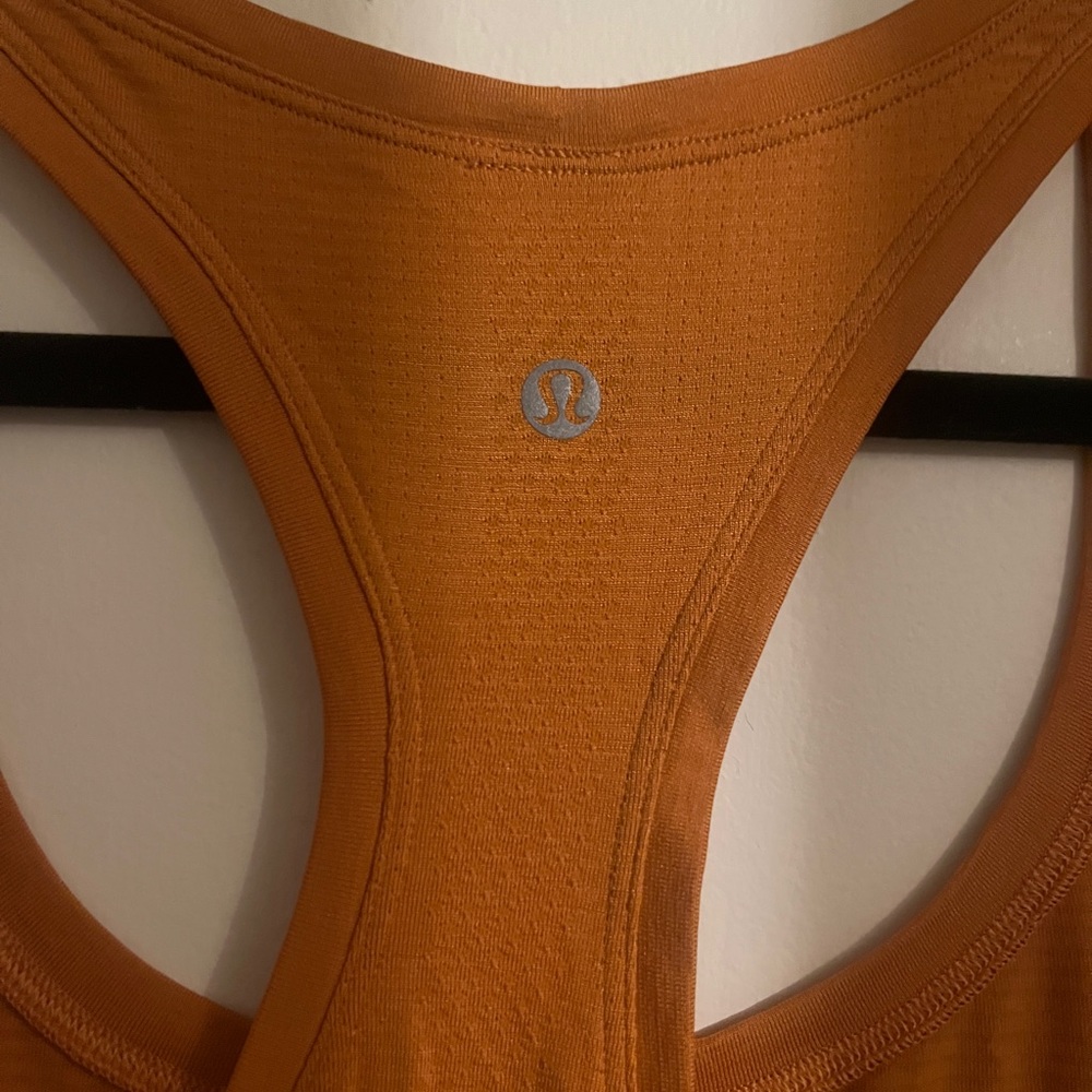 Lululemon tank